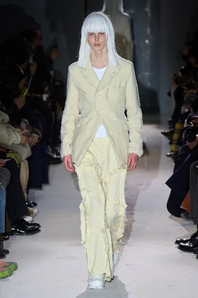 Look 3